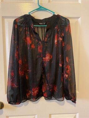 Simply Vera Vera Wang Women’s Black/Red Floral V-Neck Chiffon Blouse